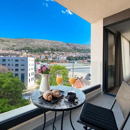 Apartment Chic *